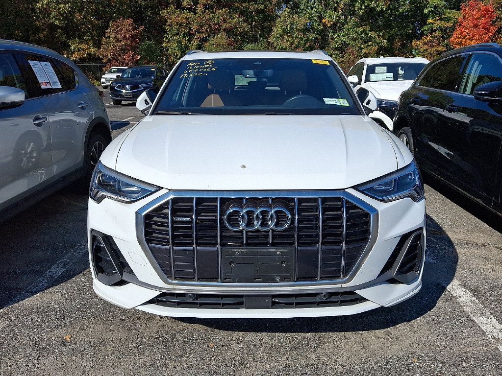 Used 2024 Audi Q3 2.0T Premium w/ Convenience Package AWD/4WD image 2