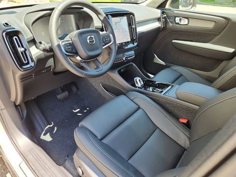 New 2025 Volvo XC40 B5 Ultra w/ Climate Package image 9