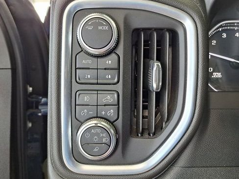 Used 2022 GMC Sierra 2500 SLT w/ SLT Preferred Package AWD/4WD image 13