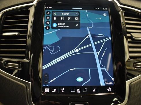 Used 2023 Volvo XC90 B6 Plus image 29