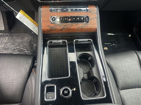 New 2025 Lincoln Aviator Black Label image 18