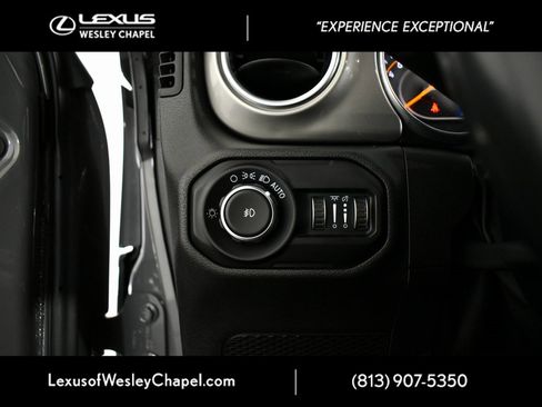 Used 2020 Jeep Wrangler Unlimited Sahara image 33