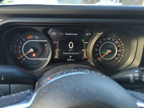 Used 2025 Jeep Wrangler Sahara w/ Safety Group image 6