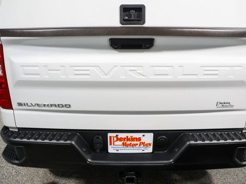 Used 2024 Chevrolet Silverado 1500 W/T w/ Trailering Package AWD/4WD image 8