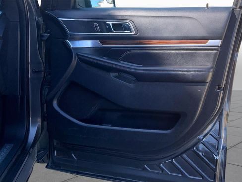 Used 2016 Ford Explorer Limited FWD image 23