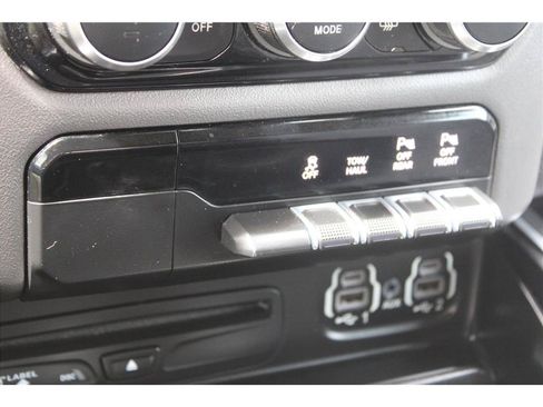 Used 2019 RAM 1500 Big Horn RWD image 31
