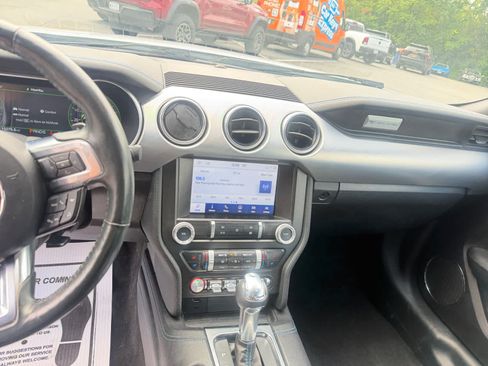 Used 2022 Ford Mustang GT Premium RWD image 17