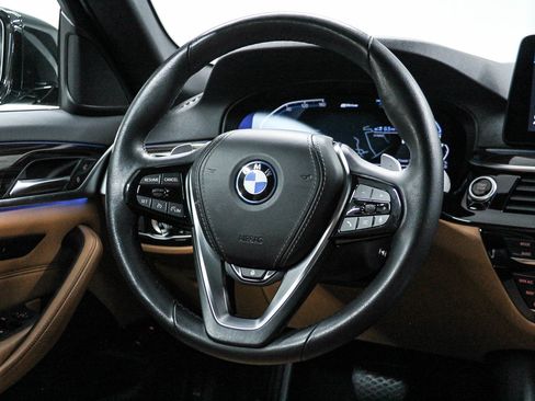 Certified 2023 BMW 530e w/ Convenience Package image 16