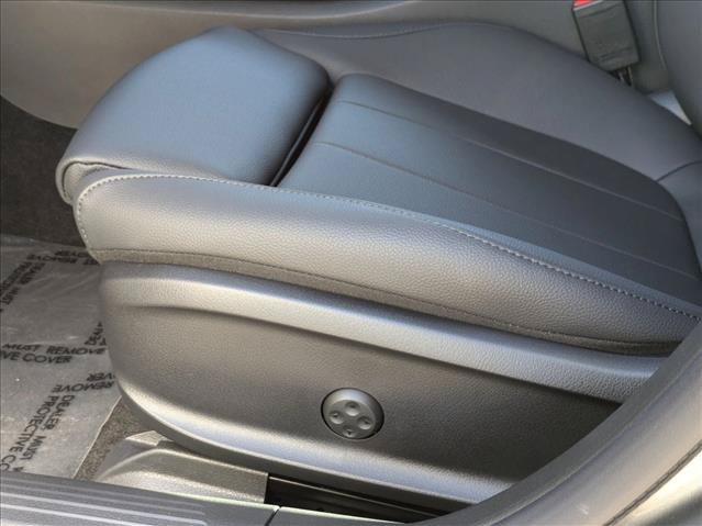 Used 2026 Mercedes-Benz CLA 250 image 4