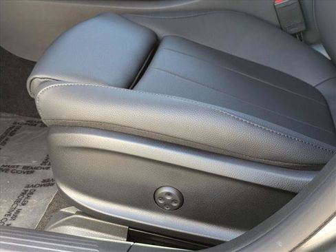 Used 2026 Mercedes-Benz CLA 250 image 4