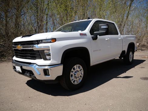 Used 2025 Chevrolet Silverado 3500 LT w/ All Star Edition AWD/4WD image 3