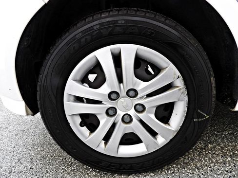 Used 2020 Chevrolet Sonic LT image 20