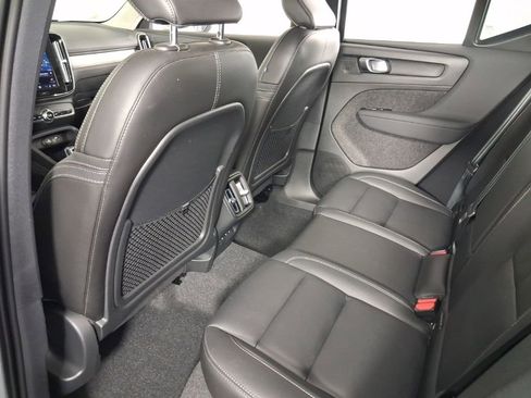 Certified 2024 Volvo XC40 B5 Ultimate w/ Protection Package Premier AWD/4WD image 18