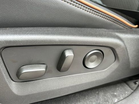New 2026 GMC Canyon AT4 w/ Technology Plus Package AWD/4WD image 18