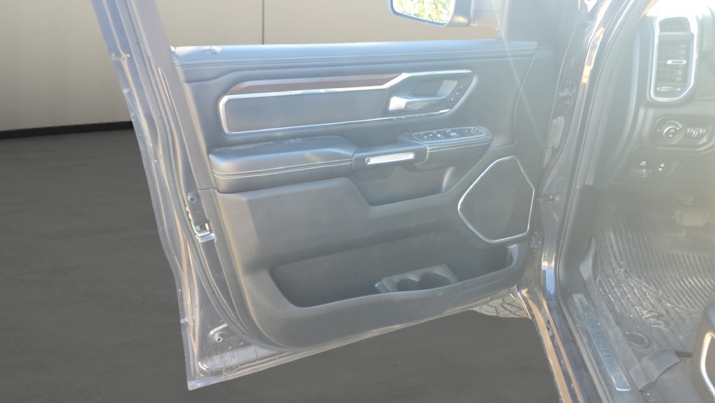 Used 2021 RAM 1500 Laramie AWD/4WD image 16
