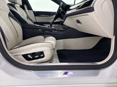 Used 2022 BMW 750i xDrive w/ Luxury Rear Seating Package AWD/4WD image 20
