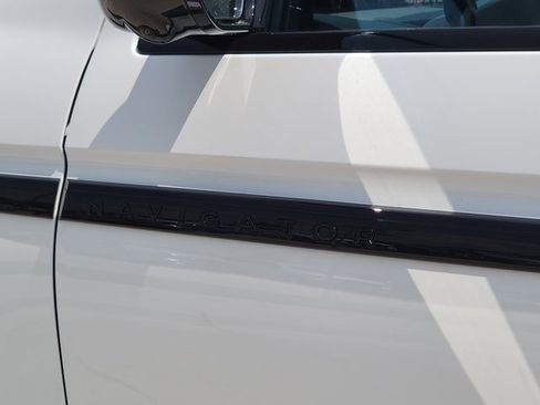 New 2025 Lincoln Navigator Reserve w/ Jet Appearance Package image 12