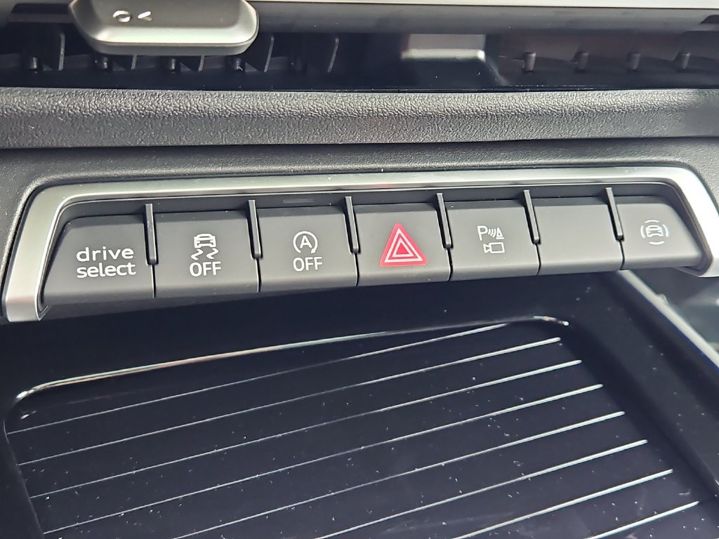 New 2026 Audi Q3 quattro 2.0T AWD/4WD image 11