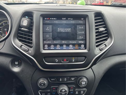 Used 2021 Jeep Cherokee Latitude Lux w/ Comfort/Convenience Group image 11