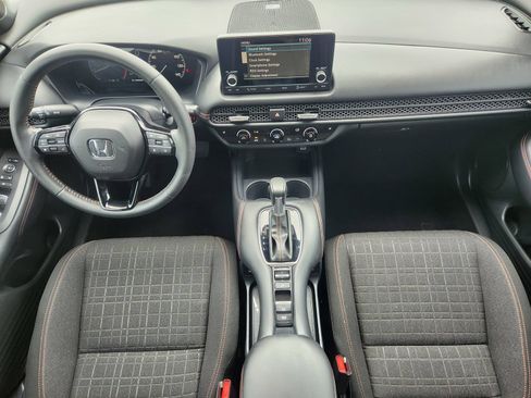 Used 2025 Honda HR-V Sport image 29