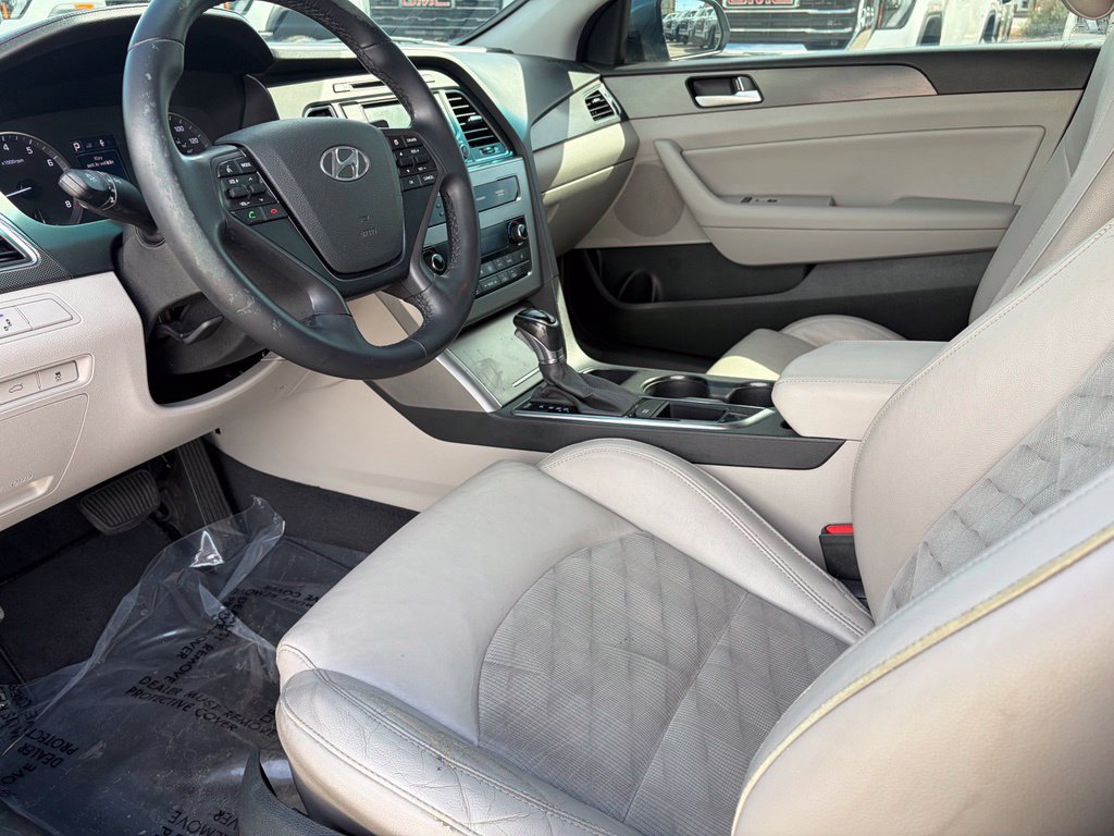 Used 2015 Hyundai Sonata Sport w/ Option Group 03 FWD image 11