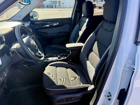 New 2025 Chevrolet TrailBlazer LT w/ Convenience Package image 11