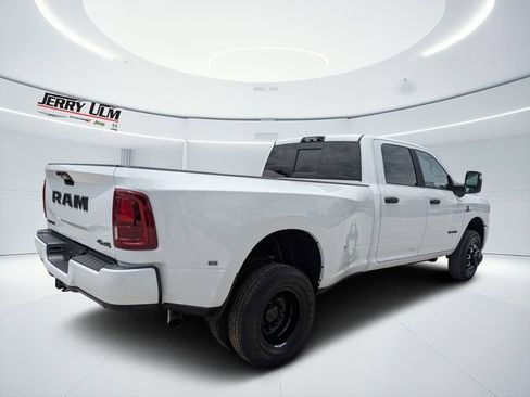 New 2026 RAM 3500 Big Horn AWD/4WD image 3