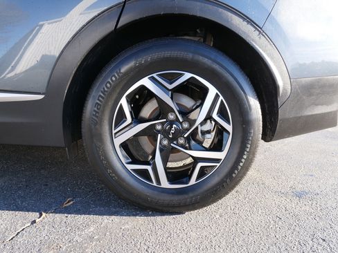 Used 2023 Kia Sportage LX image 12