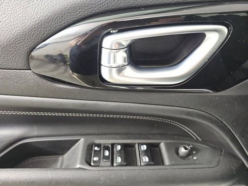 Certified 2024 Jeep Compass Limited w/ High Altitude Package image 12