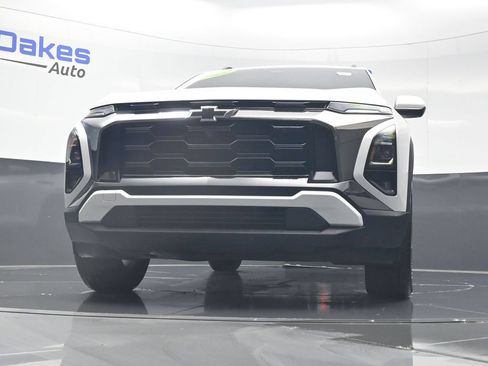Used 2025 Chevrolet Equinox ACTIV w/ Safety and Technology Package FWD image 39