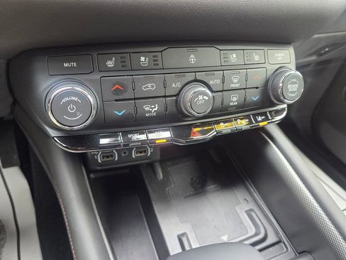 Used 2022 Dodge Durango R/T AWD/4WD image 24