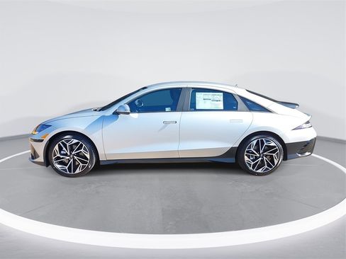 New 2025 Hyundai Ioniq 6 SEL image 8
