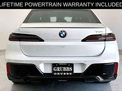 Used 2026 BMW 740i RWD image 5