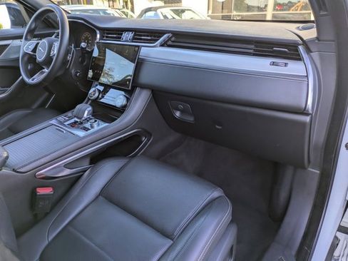 Used 2024 Jaguar F-PACE R-Dynamic S image 28