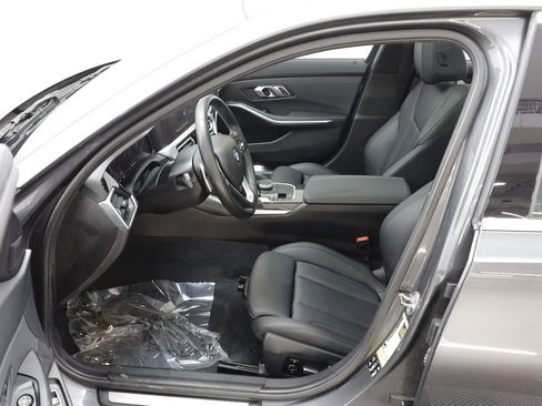 Used 2019 BMW 330i xDrive Sedan w/ Premium Package image 6