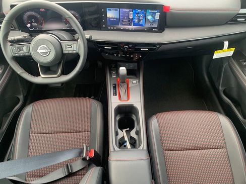 New 2026 Nissan Kicks SR w/ Cold Weather Package FWD image 11