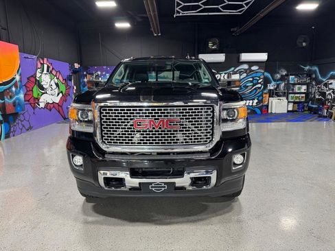 Used 2016 GMC Sierra 2500 Denali w/ Duramax Plus Package AWD/4WD image 8