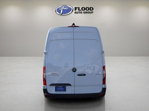Used 2025 Mercedes-Benz Sprinter 2500 image 5