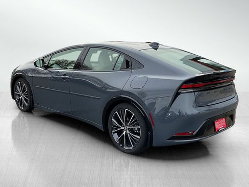 Used 2024 Toyota Prius XLE image 3