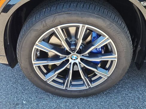 Used 2024 BMW X5 xDrive40i w/ M Sport Package AWD/4WD image 9