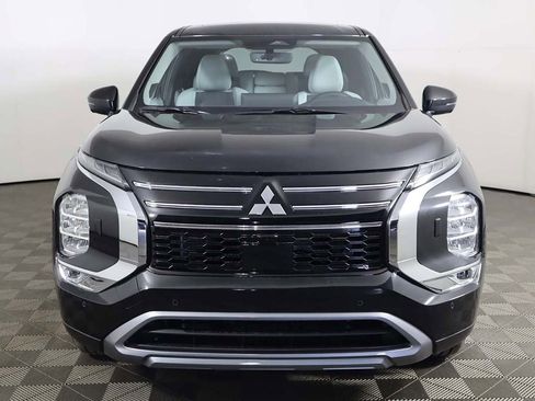 New 2025 Mitsubishi Outlander SE image 14