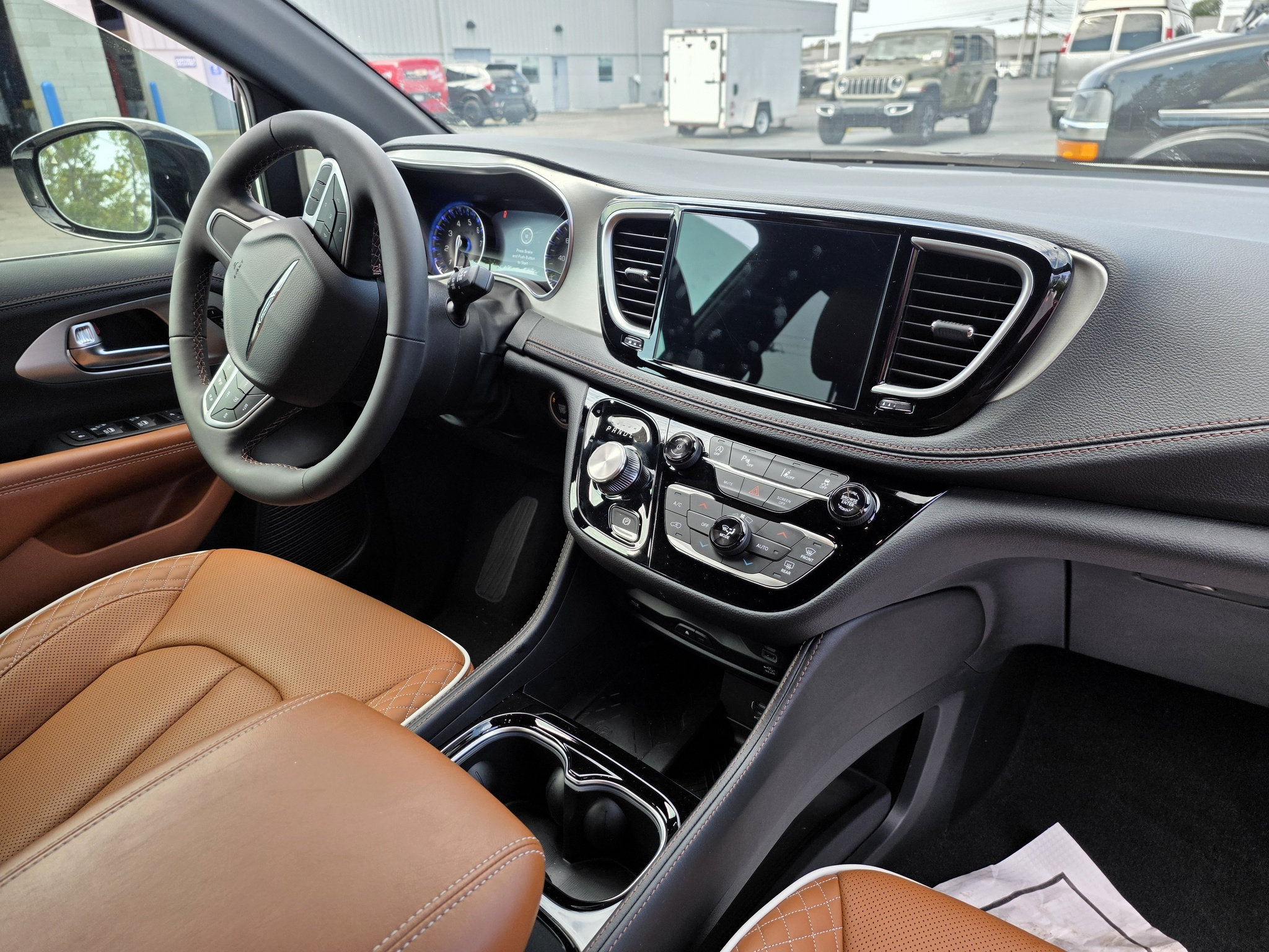 Used 2026 Chrysler Pacifica Pinnacle FWD image 18
