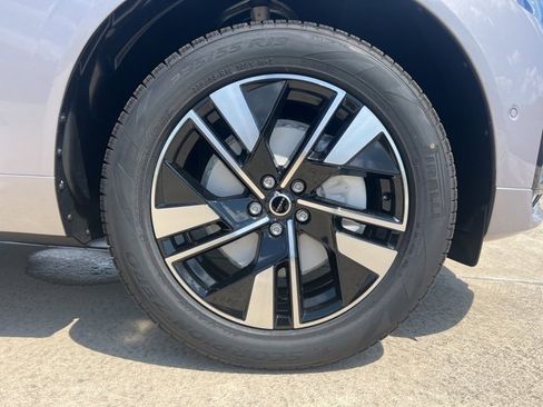 New 2026 Volvo XC60 B5 Plus w/ Climate Package image 10