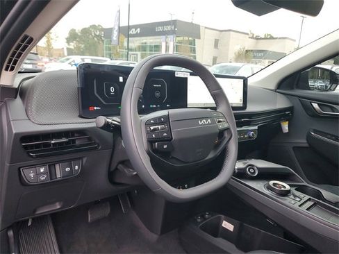 New 2025 Kia EV6 Wind image 19