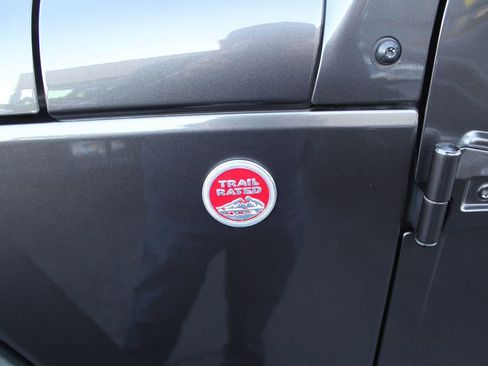 Used 2014 Jeep Wrangler Rubicon image 14