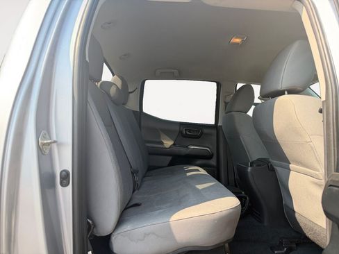 Used 2017 Toyota Tacoma SR5 w/ Tow Package AWD/4WD image 23