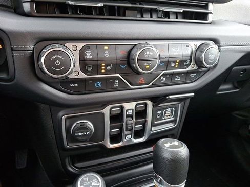 Certified 2025 Jeep Wrangler Unlimited Sahara w/ Safety Group image 19