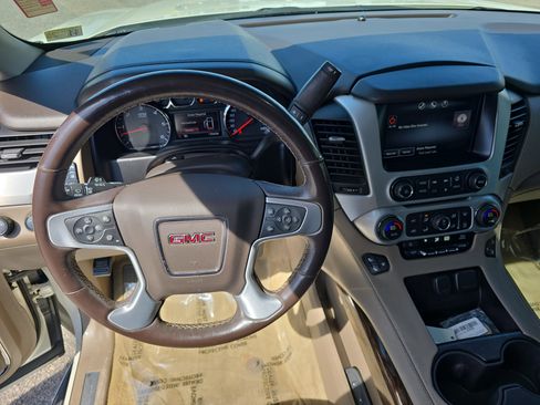 Used 2015 GMC Yukon XL SLT w/ Open Road Package image 18