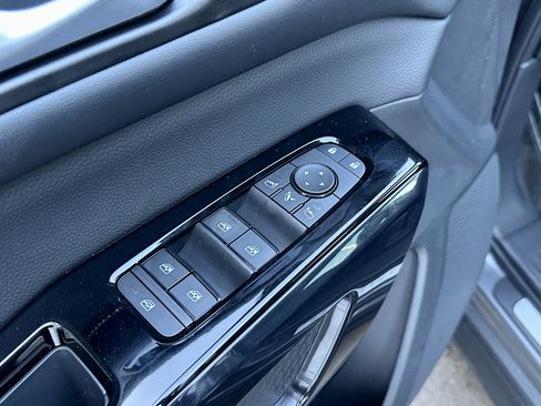 New 2026 Nissan Pathfinder Platinum image 29