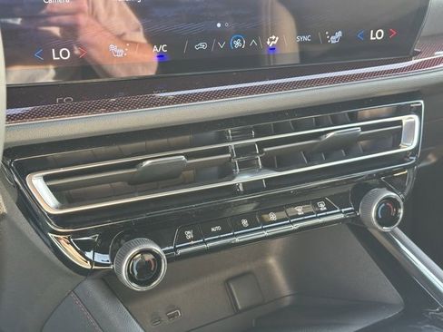 New 2026 Chevrolet Traverse Z71 w/ Enhanced Driving Package image 10